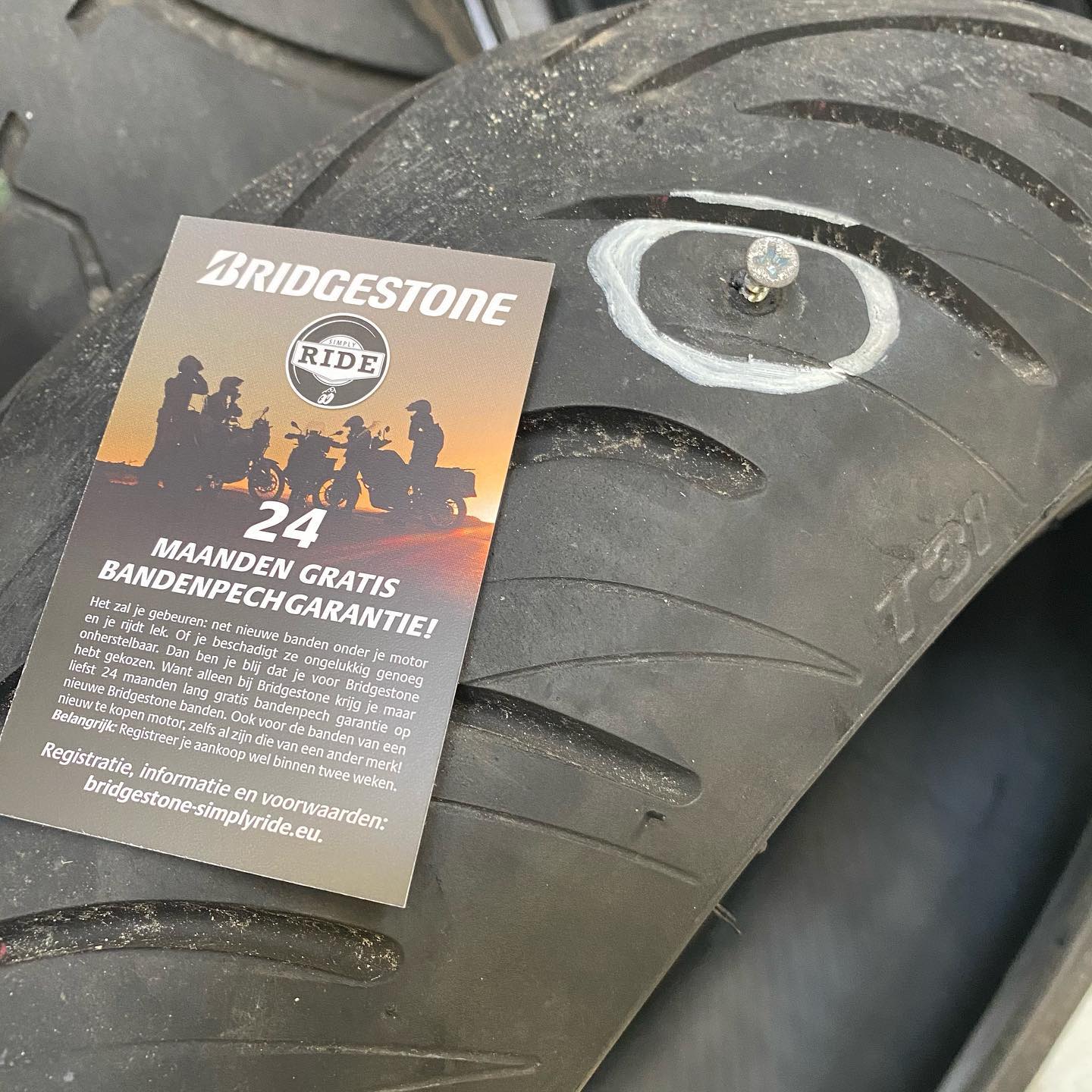 Schroef in motorband